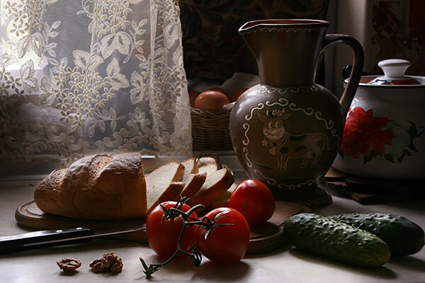 Traditionele Spaanse keuken met brood, tomaten en olijfolie